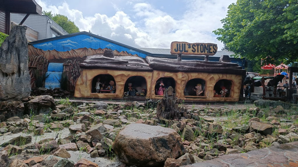 Jul's Stones Baan