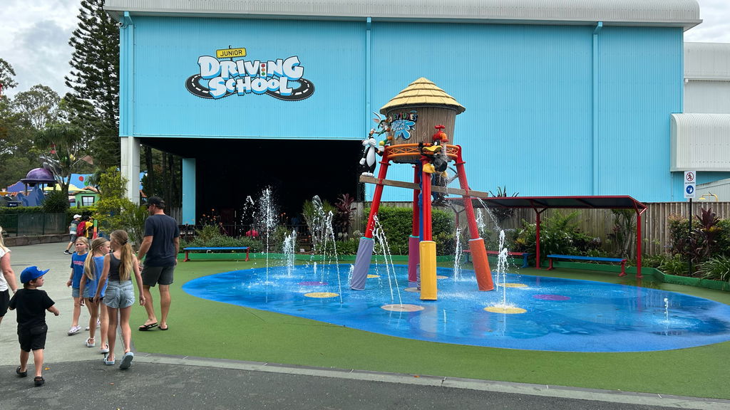 Looney Tunes Splash Zone