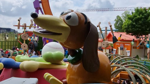 Slinky Dog Zigzag Spin