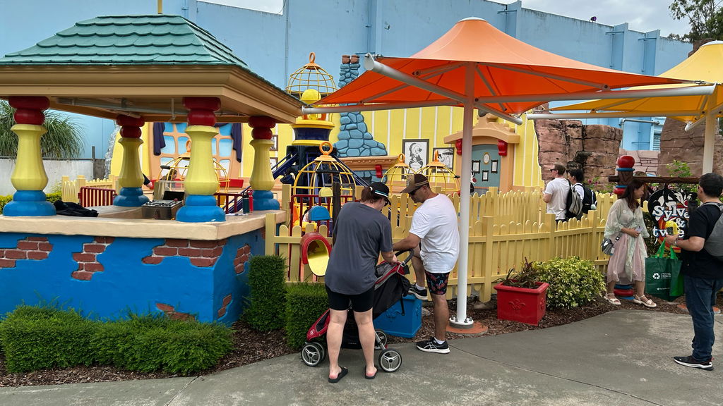 Sylvester and Tweety Cages