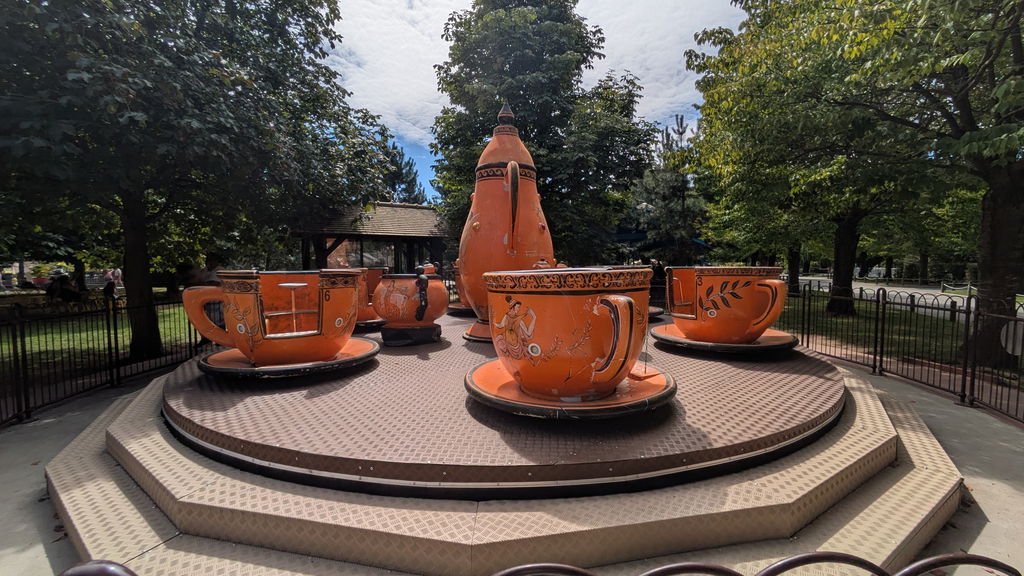 Les Tasses