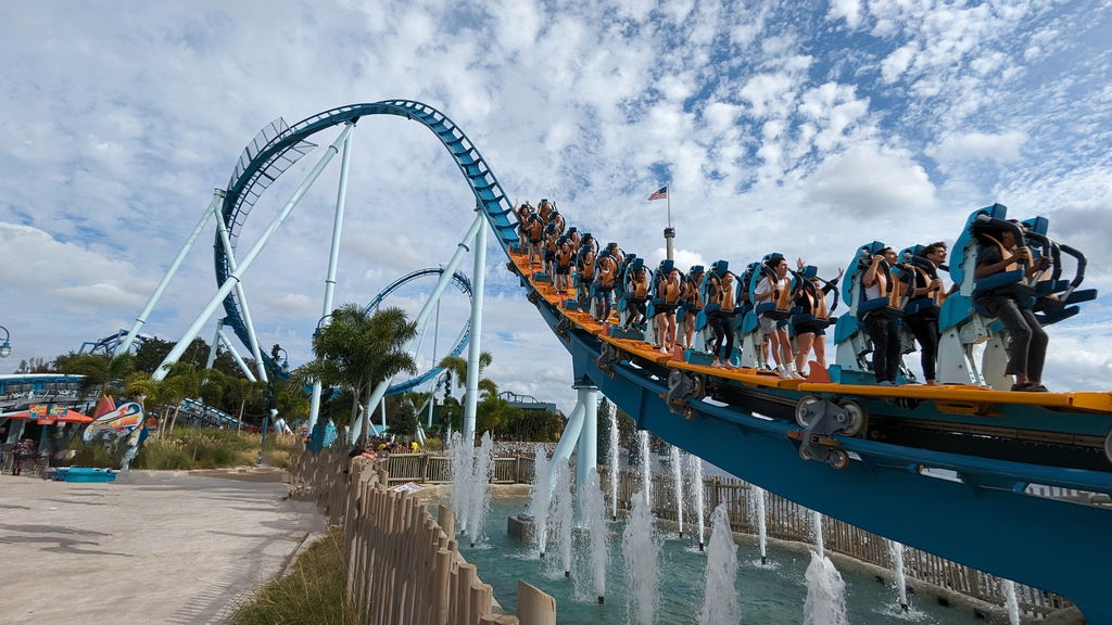 Pipeline: The Surf Coaster