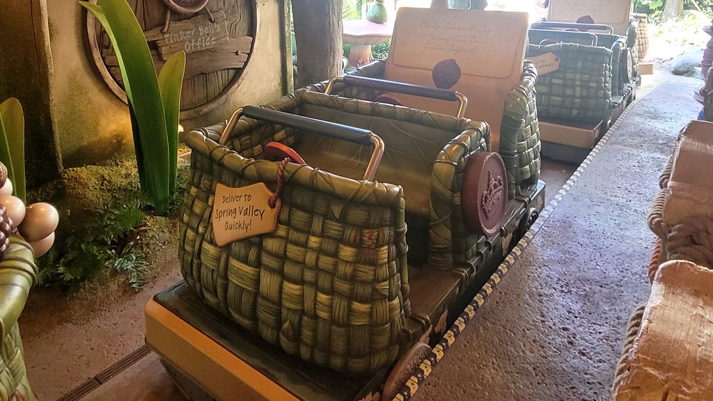 Fairy Tinker Bell's Busy Buggies