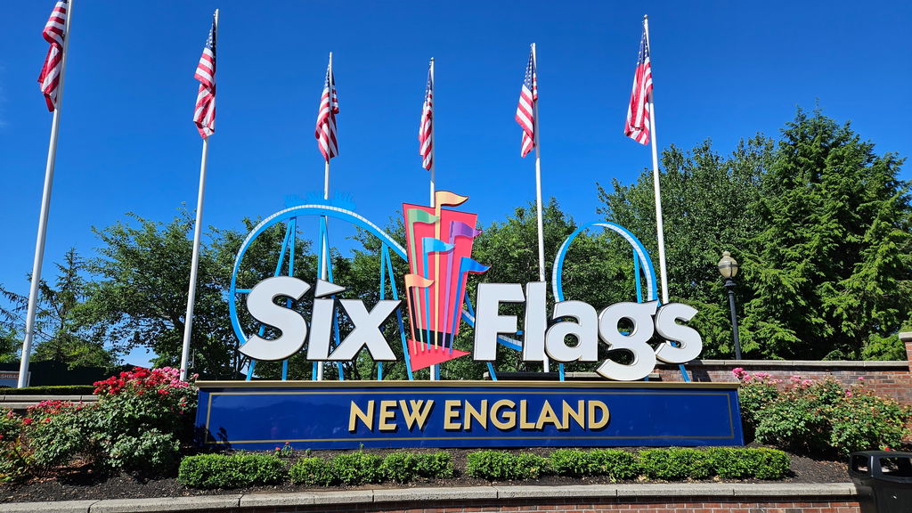 Six Flags New England