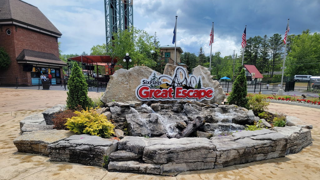 The Great Escape and Hurricane Harbor